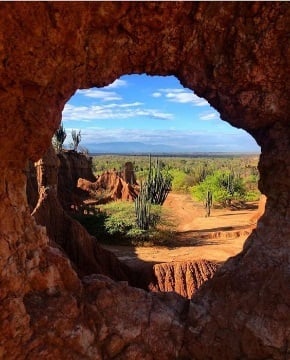 desierto de la tatacoa con tribu jaguar